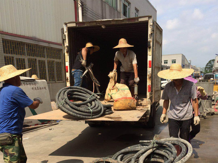 西陵一部件厂房地基出现下沉注浆加固